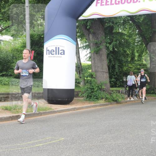 29.06.2025 - hella hamburg halbmarathon KatJ http://msf.ph/oto/8361807 29.06.2025 10:22:34 Zwischen KM18-KM19 4602 meine-sportfotos.de