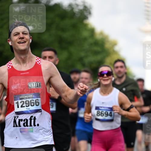 29.06.2025 - hella hamburg halbmarathon Dr. Thomas Lammeyer http://msf.ph/oto/8361817 29.06.2025 09:56:42 Kennedybrücke 1012, 1070, 1163, 1176, 1391, 1468, 1558, 1613, 1735, 1782, 2048, 2189, 2213, 2590, 2788, 2970, 3021, 3098, 3304, 3907, 3917, 3928, 4277, 4933, 4981, 4997, 5476, 5623, 5624, 5682, 6152, 6712, 6716, 7005, 7093, 7147, 7204, 7322, 7325, 7450, 7599, 7765, 7843, 8063, 8145, 8664, 8694, 8704, 8722, 8819, 9081, 9213, 9232, 9374, 9534, 9538, 9540, 9585, 10000, 10208, 10246, 10313, 10750, 10969, 11094, 11153, 11291, 11346 meine-sportfotos.de