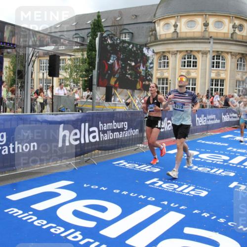 29.06.2025 - hella hamburg halbmarathon Michael Strokosch http://msf.ph/oto/8361850 29.06.2025 10:55:34 Ziel 2252, 2771, 4951, 5319, 6591, 8573, 11554, 11568, 12196, 12544, 12584, 13234, 13267, 14036, 14592, 16110, 16213, 16334, 16609, 17615 meine-sportfotos.de
