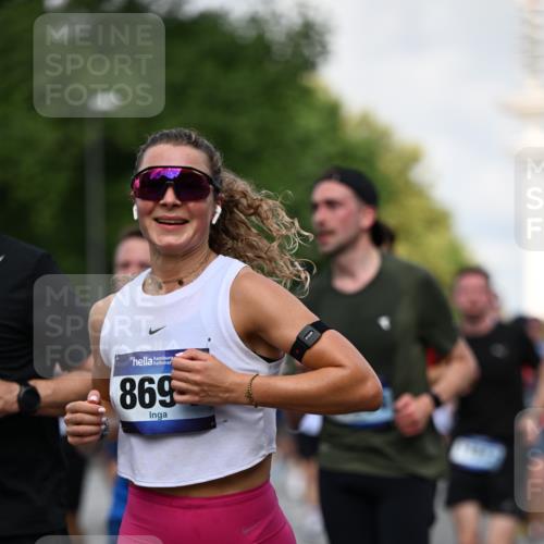 29.06.2025 - hella hamburg halbmarathon Dr. Thomas Lammeyer http://msf.ph/oto/8361854 29.06.2025 09:56:42 Kennedybrücke 1012, 1070, 1163, 1176, 1391, 1468, 1558, 1613, 1735, 1782, 2048, 2189, 2213, 2590, 2788, 2970, 3021, 3098, 3304, 3907, 3917, 3928, 4277, 4933, 4981, 4997, 5476, 5623, 5624, 5682, 6152, 6712, 6716, 7005, 7093, 7147, 7204, 7322, 7325, 7450, 7599, 7765, 7843, 8063, 8145, 8664, 8694, 8704, 8722, 8819, 9081, 9213, 9232, 9374, 9534, 9538, 9540, 9585, 10000, 10208, 10246, 10313, 10750, 10969, 11094, 11153, 11291, 11346 meine-sportfotos.de