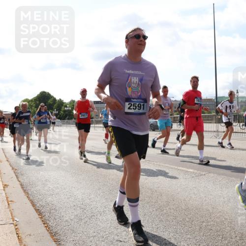 29.06.2025 - hella hamburg halbmarathon Lena Gebhardt http://msf.ph/oto/8361890 29.06.2025 10:01:43 Lombardsbrücke 1329, 706, 2957, 2591, 12734, 165, 4663, 1184, 1329, 1364, 1387, 1464, 1653, 1722, 1724, 1729, 1881, 1940, 2006, 2091, 2167, 2591, 2806, 2957, 3039, 3199, 3425, 3663, 4249, 4286, 4319, 4322, 4328, 4370, 4649, 4663, 5547, 5570, 5602, 5603, 5675, 5742, 6087, 6281, 0000, 6302, 6327, 6438, 6591, 6595, 6921, 6924, 7189, 7287, 7846, 8030, 8191, 8392, 8578, 8691, 8822, 8926, 9230, 10177, 10281, 10301, 10383, 10576, 10882, 10915, 11043, 11465, 14471 meine-sportfotos.de