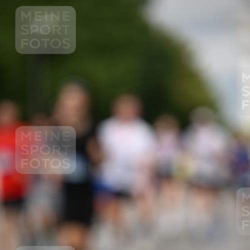 29.06.2025 - hella hamburg halbmarathon Dr. Thomas Lammeyer http://msf.ph/oto/8361904 29.06.2025 10:19:04 Kennedybrücke 1296, 1379, 1524, 1575, 1745, 2281, 2690, 3507, 3509, 3513, 3650, 4492, 4494, 4495, 4641, 5271, 5608, 5800, 5981, 5986, 6248, 6317, 6710, 7195, 7439, 7881, 8237, 8239, 8256, 8275, 8522, 8609, 8854, 8892, 9423, 9709, 9911, 9975, 9997, 10589, 10717, 10858, 11271 meine-sportfotos.de