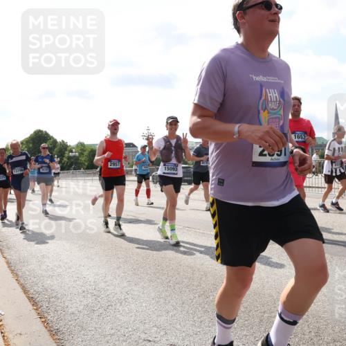 29.06.2025 - hella hamburg halbmarathon Lena Gebhardt http://msf.ph/oto/8362014 29.06.2025 10:01:44 Lombardsbrücke 2957, 13796, 3039, 15093, 1329, 31, 2851, 1653, 1184, 1329, 1364, 1387, 1464, 1653, 1722, 1724, 1729, 1881, 1940, 2006, 2091, 2167, 2591, 2806, 2957, 3039, 3199, 3425, 3663, 4249, 4286, 4319, 4322, 4328, 4370, 4649, 4663, 5547, 5570, 5602, 5603, 5675, 5742, 6087, 6281, 0000, 6302, 6327, 6438, 6591, 6595, 6921, 6924, 7189, 7287, 7846, 8030, 8191, 8392, 8578, 8691, 8822, 8926, 9230, 10177, 10281, 10301, 10576, 10882, 10915, 11043, 11465, 14471, 14660, 14677, 16420 meine-sportfotos.de