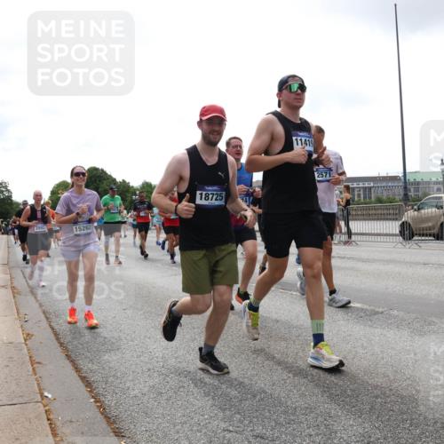 29.06.2025 - hella hamburg halbmarathon Lena Gebhardt http://msf.ph/oto/8362179 29.06.2025 10:39:19 Lombardsbrücke 2893, 15262, 11419, 18725, 2571, 1232, 1390, 1451, 1760, 1856, 1883, 2092, 2524, 2534, 2571, 2574, 2578, 2843, 2893, 2998, 3275, 3307, 3353, 3727, 3745, 4257, 4320, 4410, 4523, 4603, 4609, 4659, 4855, 4882, 4964, 5045, 6062, 6112, 6321, 6342, 6343, 6611, 6719, 6726, 6748, 7341, 7501, 7506, 7524, 7589, 7684, 7815, 8203, 8243, 8457, 8783, 8995, 9393, 9420, 9446, 9569, 9698, 9708, 9777, 9974, 9977, 10001, 10072, 10315, 10512, 10516, 10554, 13060 meine-sportfotos.de