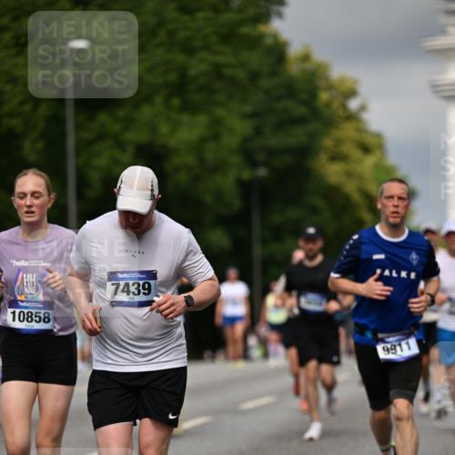 29.06.2025 - hella hamburg halbmarathon Dr. Thomas Lammeyer http://msf.ph/oto/8362228 29.06.2025 10:19:08 Kennedybrücke 1296, 1379, 1524, 1575, 1745, 2281, 2690, 3507, 3509, 3513, 3650, 4492, 4494, 4495, 4641, 5271, 5608, 5739, 5800, 5981, 5986, 6248, 6287, 6317, 6710, 7439, 7452, 7809, 7810, 8237, 8239, 8256, 8275, 8609, 8854, 9423, 9911, 9975, 9997, 10589, 10717, 10775, 10858, 11271 meine-sportfotos.de