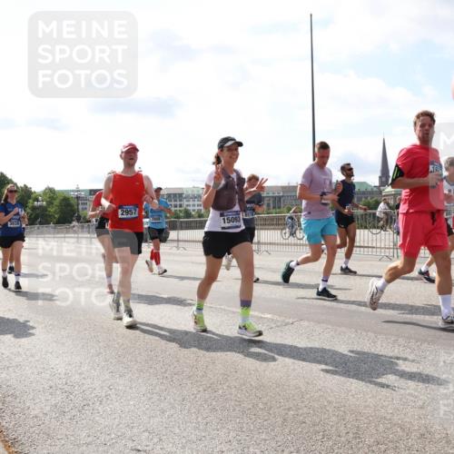 29.06.2025 - hella hamburg halbmarathon Lena Gebhardt http://msf.ph/oto/8362232 29.06.2025 10:01:44 Lombardsbrücke 1329, 2957, 13796, 3039, 8578, 15093, 16, 1184, 1329, 1364, 1387, 1464, 1653, 1722, 1724, 1729, 1881, 1940, 2006, 2091, 2167, 2591, 2806, 2957, 3039, 3199, 3425, 3663, 4249, 4286, 4319, 4322, 4328, 4370, 4649, 4663, 5547, 5570, 5602, 5603, 5675, 5742, 6087, 6281, 0000, 6302, 6327, 6438, 6591, 6595, 6921, 6924, 7189, 7287, 7846, 8030, 8191, 8392, 8578, 8691, 8822, 8926, 9230, 10177, 10281, 10301, 10576, 10882, 10915, 11043, 11465, 14471, 14660, 14677, 16420 meine-sportfotos.de