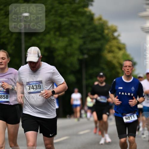 29.06.2025 - hella hamburg halbmarathon Dr. Thomas Lammeyer http://msf.ph/oto/8362254 29.06.2025 10:19:08 Kennedybrücke 1296, 1379, 1524, 1575, 1745, 2281, 2690, 3507, 3509, 3513, 3650, 4492, 4494, 4495, 4641, 5271, 5608, 5739, 5800, 5981, 5986, 6248, 6287, 6317, 6710, 7439, 7452, 7809, 7810, 8237, 8239, 8256, 8275, 8609, 8854, 9423, 9911, 9975, 9997, 10589, 10717, 10775, 10858, 11271 meine-sportfotos.de