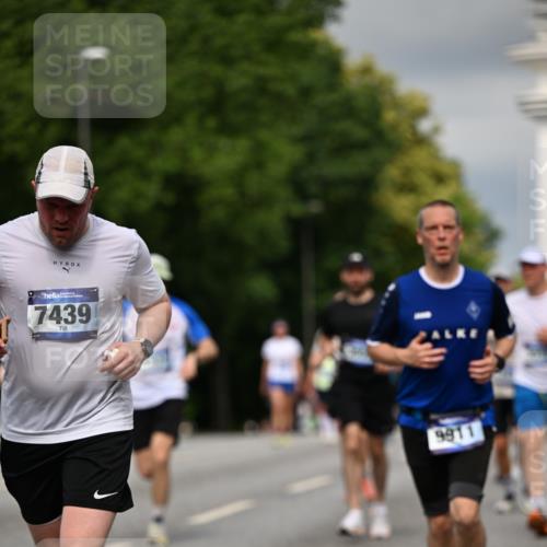 29.06.2025 - hella hamburg halbmarathon Dr. Thomas Lammeyer http://msf.ph/oto/8362317 29.06.2025 10:19:08 Kennedybrücke 1296, 1379, 1524, 1575, 1745, 2281, 2690, 3507, 3509, 3513, 3650, 4492, 4494, 4495, 4641, 5271, 5608, 5739, 5800, 5981, 5986, 6248, 6287, 6317, 6710, 7439, 7452, 7809, 7810, 8237, 8239, 8256, 8275, 8609, 8854, 9423, 9911, 9975, 9997, 10589, 10717, 10775, 10858, 11271 meine-sportfotos.de