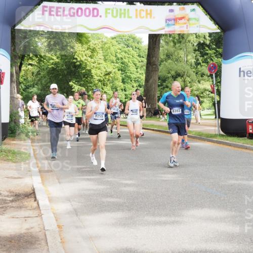 29.06.2025 - hella hamburg halbmarathon MichiJ http://msf.ph/oto/8362369 29.06.2025 10:43:18 Zwischen KM18-KM19 3042, 4868, 6591, 6720, 8255, 8330, 8393, 9622, 10084, 16470 meine-sportfotos.de