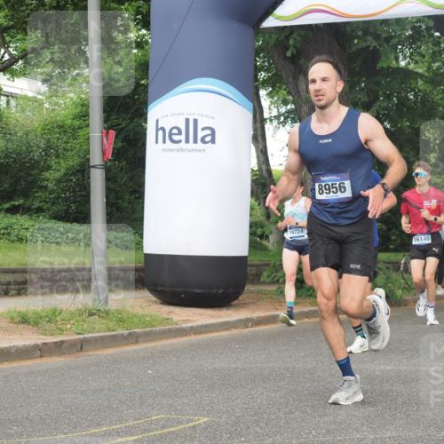 29.06.2025 - hella hamburg halbmarathon KatJ http://msf.ph/oto/8362381 29.06.2025 10:22:39 Zwischen KM18-KM19 1910, 1959, 2836 meine-sportfotos.de
