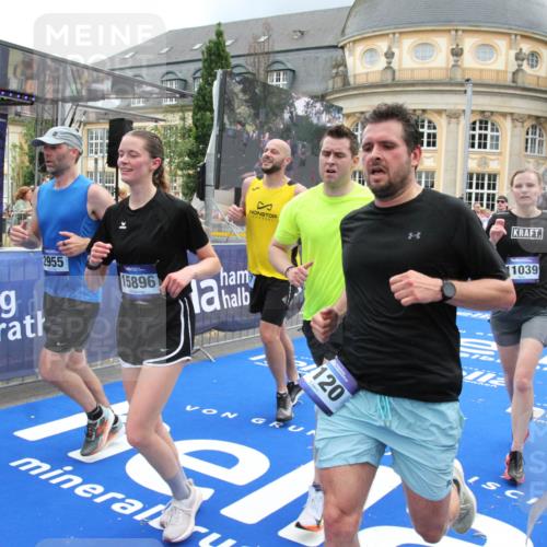 29.06.2025 - hella hamburg halbmarathon Michael Strokosch http://msf.ph/oto/8362384 29.06.2025 10:55:45 Ziel 1120, 1143, 1834, 2955, 2982, 4897, 5021, 6924, 7221, 8255, 8618, 10212, 11039, 12483, 12515, 14365, 14909, 15896, 18064, 18190 meine-sportfotos.de