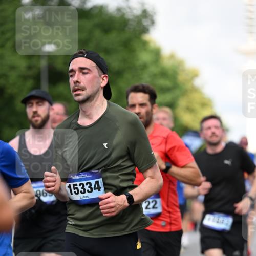 29.06.2025 - hella hamburg halbmarathon Dr. Thomas Lammeyer http://msf.ph/oto/8362401 29.06.2025 09:56:43 Kennedybrücke 1012, 1070, 1163, 1176, 1391, 1468, 1558, 1613, 1735, 1782, 2048, 2189, 2213, 2590, 2788, 2970, 3021, 3098, 3304, 3907, 3917, 3928, 4277, 4933, 4981, 4997, 5476, 5623, 5624, 5682, 6152, 6712, 6716, 7005, 7093, 7147, 7204, 7322, 7325, 7450, 7599, 7765, 7843, 8063, 8145, 8664, 8694, 8704, 8722, 8819, 9081, 9213, 9232, 9374, 9534, 9538, 9540, 9585, 9794, 10000, 10208, 10246, 10313, 10750, 10969, 11094, 11153, 11291, 11346 meine-sportfotos.de
