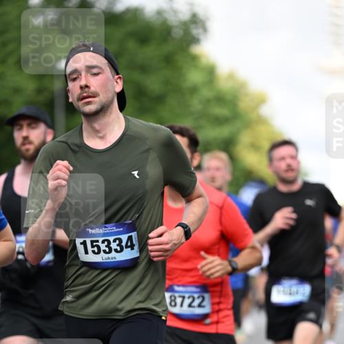 29.06.2025 - hella hamburg halbmarathon Dr. Thomas Lammeyer http://msf.ph/oto/8362411 29.06.2025 09:56:43 Kennedybrücke 1012, 1070, 1163, 1176, 1391, 1468, 1558, 1613, 1735, 1782, 2048, 2189, 2213, 2590, 2788, 2970, 3021, 3098, 3304, 3907, 3917, 3928, 4277, 4933, 4981, 4997, 5476, 5623, 5624, 5682, 6152, 6712, 6716, 7005, 7093, 7147, 7204, 7322, 7325, 7450, 7599, 7765, 7843, 8063, 8145, 8664, 8694, 8704, 8722, 8819, 9081, 9213, 9232, 9374, 9534, 9538, 9540, 9585, 9794, 10000, 10208, 10246, 10313, 10750, 10969, 11094, 11153, 11291, 11346 meine-sportfotos.de