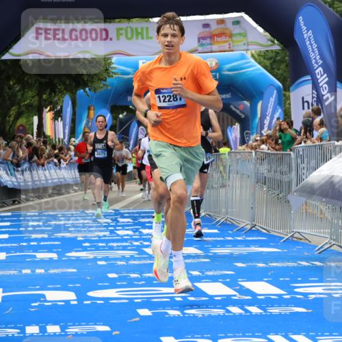29.06.2025 - hella hamburg halbmarathon Strokosch-Dieckow http://msf.ph/oto/8362464 29.06.2025 10:29:17 Ziel 2075, 8975, 9571, 12287, 12337, 13838, 14164, 14395, 15880, 18737, 19203 meine-sportfotos.de
