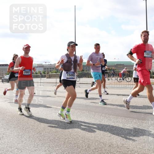 29.06.2025 - hella hamburg halbmarathon Lena Gebhardt http://msf.ph/oto/8362494 29.06.2025 10:01:44 Lombardsbrücke 796, 3039, 178, 2957, 15093, 1653, 1184, 1329, 1364, 1387, 1464, 1653, 1722, 1724, 1729, 1881, 1940, 2006, 2091, 2167, 2591, 2806, 2957, 3039, 3199, 3425, 3663, 4249, 4286, 4319, 4322, 4328, 4370, 4649, 4663, 5547, 5570, 5602, 5603, 5675, 5742, 6087, 6281, 0000, 6302, 6327, 6438, 6591, 6595, 6921, 6924, 7189, 7287, 7846, 8030, 8191, 8392, 8578, 8691, 8822, 8926, 9230, 10177, 10281, 10301, 10576, 10882, 10915, 11043, 11465, 14471, 14660, 14677, 16420 meine-sportfotos.de