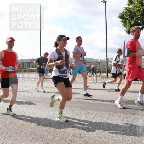 29.06.2025 - hella hamburg halbmarathon Lena Gebhardt http://msf.ph/oto/8362538 29.06.2025 10:01:44 Lombardsbrücke 8578, 1781, 2957, 15093, 127, 1184, 1329, 1364, 1387, 1464, 1653, 1722, 1724, 1729, 1881, 1940, 2006, 2091, 2167, 2591, 2806, 2957, 3039, 3199, 3425, 3663, 4249, 4286, 4319, 4322, 4328, 4370, 4649, 4663, 5547, 5570, 5602, 5603, 5675, 5742, 6087, 6281, 0000, 6302, 6327, 6438, 6591, 6595, 6921, 6924, 7189, 7287, 7846, 8030, 8191, 8392, 8578, 8691, 8822, 8926, 9230, 10177, 10281, 10301, 10576, 10882, 10915, 11043, 11465, 14471, 14660, 14677, 16420 meine-sportfotos.de