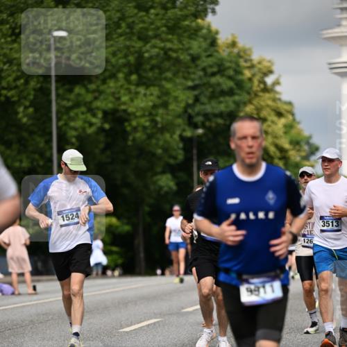 29.06.2025 - hella hamburg halbmarathon Dr. Thomas Lammeyer http://msf.ph/oto/8362542 29.06.2025 10:19:09 Kennedybrücke 1296, 1379, 1524, 1575, 1745, 2110, 2281, 2690, 3507, 3509, 3513, 3650, 4492, 4494, 4495, 4641, 5271, 5608, 5739, 5800, 5981, 5986, 6248, 6287, 6317, 6710, 7439, 7452, 7809, 7810, 8237, 8239, 8256, 8275, 8609, 8854, 9113, 9423, 9911, 9975, 9997, 10589, 10717, 10775, 10858, 11271 meine-sportfotos.de