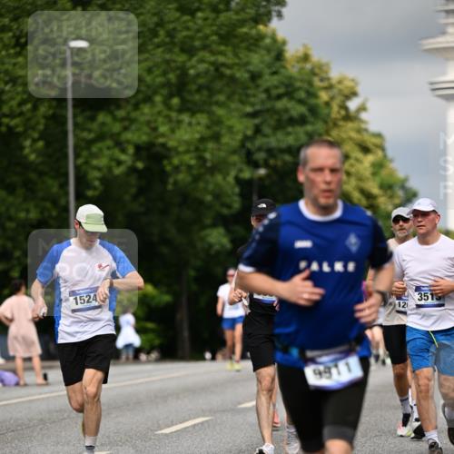 29.06.2025 - hella hamburg halbmarathon Dr. Thomas Lammeyer http://msf.ph/oto/8362564 29.06.2025 10:19:09 Kennedybrücke 1296, 1379, 1524, 1575, 1745, 2110, 2281, 2690, 3507, 3509, 3513, 3650, 4492, 4494, 4495, 4641, 5271, 5608, 5739, 5800, 5981, 5986, 6248, 6287, 6317, 6710, 7439, 7452, 7809, 7810, 8237, 8239, 8256, 8275, 8609, 8854, 9113, 9423, 9911, 9975, 9997, 10589, 10717, 10775, 10858, 11271 meine-sportfotos.de