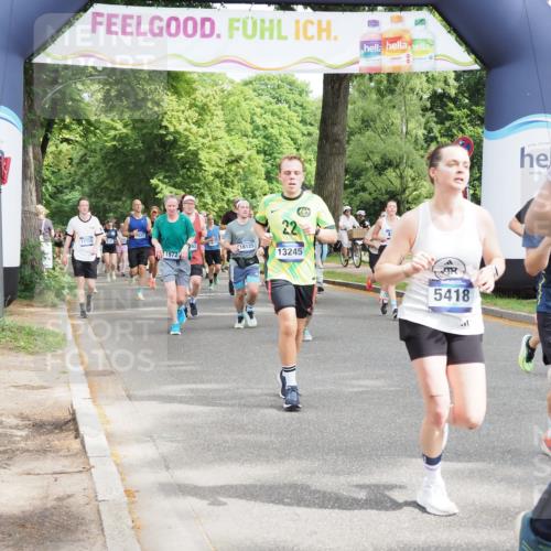 29.06.2025 - hella hamburg halbmarathon MichiJ http://msf.ph/oto/8362568 29.06.2025 10:43:21 Zwischen KM18-KM19 3042, 5418, 6591, 6720, 8255, 8393, 9622, 9820, 13245, 13474, 16470, 16679, 17468, 17758, 18125 meine-sportfotos.de