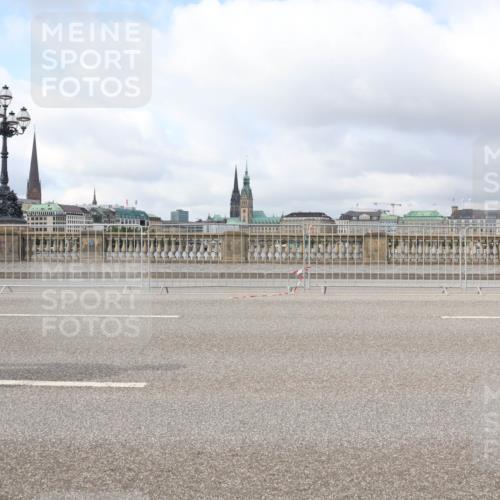 29.06.2025 - hella hamburg halbmarathon Lena Gebhardt http://msf.ph/oto/8362602 29.06.2025 09:10:36 Lombardsbrücke  meine-sportfotos.de