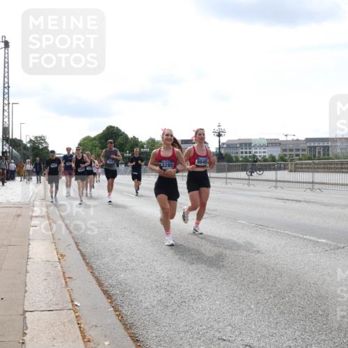 29.06.2025 - hella hamburg halbmarathon Lena Gebhardt http://msf.ph/oto/8362613 29.06.2025 10:14:16 Lombardsbrücke 9845, 3939, 3285, 1194, 1406, 1480, 1890, 2494, 3020, 3756, 3939, 4001, 4032, 4962, 5670, 5719, 6028, 6083, 6089, 6287, 6366, 6710, 7209, 7442, 7802, 7840, 7991, 8001, 8057, 8409, 8673, 8892, 9845, 9886, 10224, 10442, 10443, 11441, 11987, 12467, 12938, 13237, 13285, 13788, 14488, 15482, 15721, 15722, 15840, 16126, 17439, 17985, 18041, 18236, 18239 meine-sportfotos.de