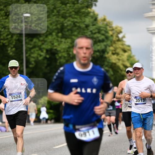 29.06.2025 - hella hamburg halbmarathon Dr. Thomas Lammeyer http://msf.ph/oto/8362620 29.06.2025 10:19:10 Kennedybrücke 1296, 1379, 1524, 1575, 1745, 1890, 2110, 2281, 3507, 3509, 3513, 3650, 4492, 4494, 4495, 4641, 5271, 5608, 5739, 5800, 5981, 5986, 6248, 6287, 6317, 6710, 7439, 7452, 7809, 7810, 8237, 8239, 8256, 8275, 8609, 8854, 9113, 9423, 9911, 9975, 9997, 10589, 10717, 10775, 10858, 11271 meine-sportfotos.de