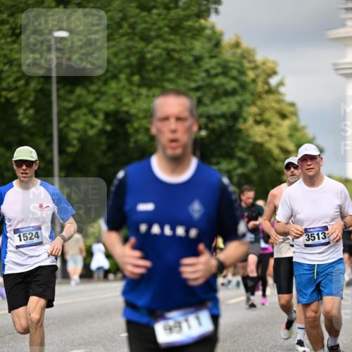 29.06.2025 - hella hamburg halbmarathon Dr. Thomas Lammeyer http://msf.ph/oto/8362626 29.06.2025 10:19:10 Kennedybrücke 1296, 1379, 1524, 1575, 1745, 1890, 2110, 2281, 3507, 3509, 3513, 3650, 4492, 4494, 4495, 4641, 5271, 5608, 5739, 5800, 5981, 5986, 6248, 6287, 6317, 6710, 7439, 7452, 7809, 7810, 8237, 8239, 8256, 8275, 8609, 8854, 9113, 9423, 9911, 9975, 9997, 10589, 10717, 10775, 10858, 11271 meine-sportfotos.de