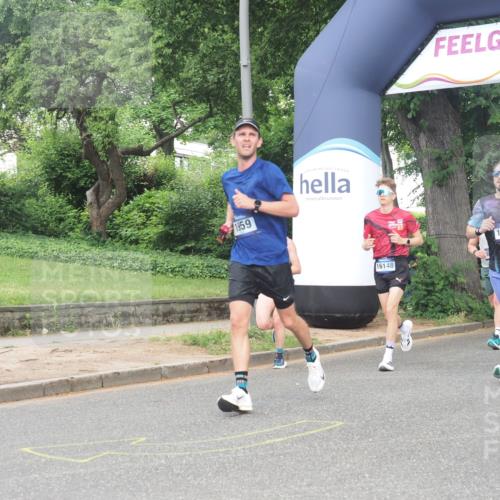 29.06.2025 - hella hamburg halbmarathon KatJ http://msf.ph/oto/8362646 29.06.2025 10:22:40 Zwischen KM18-KM19 1910, 1959, 2836, 6473 meine-sportfotos.de