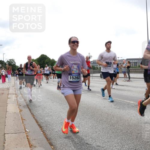 29.06.2025 - hella hamburg halbmarathon Lena Gebhardt http://msf.ph/oto/8362694 29.06.2025 10:39:20 Lombardsbrücke 2893, 14871, 15262, 12391, 1232, 1451, 1760, 1856, 1883, 2092, 2524, 2534, 2571, 2574, 2578, 2843, 2893, 2998, 3275, 3307, 3353, 3727, 3745, 4257, 4320, 4410, 4523, 4603, 4609, 4659, 4855, 4882, 4964, 5045, 5701, 6062, 6112, 6321, 6342, 6343, 6611, 6719, 6726, 6748, 7341, 7501, 7506, 7524, 7589, 7684, 7815, 8203, 8243, 8457, 8783, 8995, 9393, 9420, 9446, 9569, 9698, 9747, 9777, 9974, 9977, 10001, 10072, 10315, 10512, 10516, 10554, 13060 meine-sportfotos.de