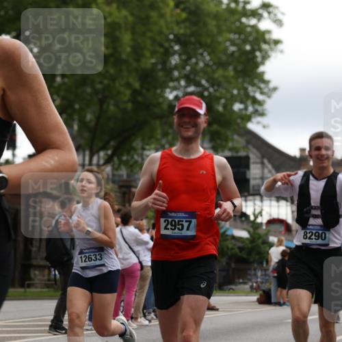 29.06.2025 - hella hamburg halbmarathon Yannick Fuchs http://msf.ph/oto/8362707 29.06.2025 10:53:16 20KM 1285, 2006, 2348, 2584, 2677, 2957, 2978, 3114, 3181, 3279, 3425, 3983, 4088, 4592, 5347, 5633, 5885, 6087, 6202, 6220, 6438, 6997, 7031, 7223, 7287, 7476, 8290, 10036, 10587, 10759, 10896, 10943, 11935, 11938, 12206, 12261, 12564, 12633, 12736, 12862, 13583, 13761, 14375, 14567, 14732, 14902, 14965, 15232, 15240, 15284, 15824, 16160, 16341, 16910, 16980, 17017, 17176, 17346, 17503, 17630, 18153, 18266, 18327, 18467, 18716, 19015, 19160 meine-sportfotos.de