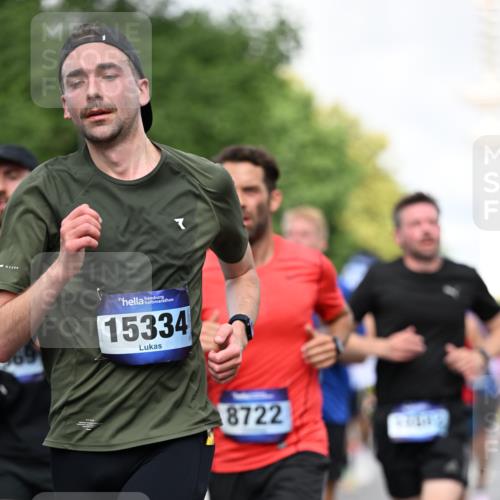 29.06.2025 - hella hamburg halbmarathon Dr. Thomas Lammeyer http://msf.ph/oto/8362719 29.06.2025 09:56:43 Kennedybrücke 1012, 1070, 1163, 1176, 1391, 1468, 1558, 1613, 1735, 1782, 2048, 2189, 2213, 2590, 2788, 2970, 3021, 3098, 3304, 3907, 3917, 3928, 4277, 4933, 4981, 4997, 5476, 5623, 5624, 5682, 6152, 6712, 6716, 7005, 7093, 7147, 7204, 7322, 7325, 7450, 7599, 7765, 7843, 8063, 8145, 8664, 8694, 8704, 8722, 8819, 9081, 9213, 9232, 9374, 9534, 9538, 9540, 9585, 9794, 10000, 10208, 10246, 10313, 10750, 10969, 11094, 11153, 11291, 11346 meine-sportfotos.de