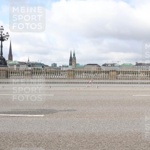 29.06.2025 - hella hamburg halbmarathon Lena Gebhardt http://msf.ph/oto/8362720 29.06.2025 09:10:36 Lombardsbrücke  meine-sportfotos.de