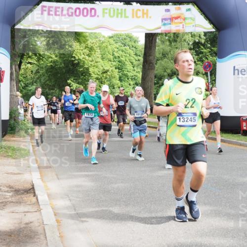 29.06.2025 - hella hamburg halbmarathon MichiJ http://msf.ph/oto/8362769 29.06.2025 10:43:22 Zwischen KM18-KM19 3042, 4152, 5418, 6591, 7037, 8255, 8393, 9622, 9820, 13245, 13474, 16121, 16470, 16679, 17468, 17758, 18125 meine-sportfotos.de
