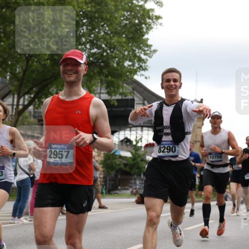 29.06.2025 - hella hamburg halbmarathon Yannick Fuchs http://msf.ph/oto/8362773 29.06.2025 10:53:16 20KM 1285, 2006, 2348, 2584, 2677, 2957, 2978, 3114, 3181, 3279, 3425, 3983, 4088, 4592, 5347, 5633, 5885, 6087, 6202, 6220, 6438, 6997, 7031, 7223, 7287, 7476, 8290, 10036, 10587, 10759, 10896, 10943, 11935, 11938, 12206, 12261, 12564, 12633, 12736, 12862, 13583, 13761, 14375, 14567, 14732, 14902, 14965, 15232, 15240, 15284, 15824, 16160, 16341, 16910, 16980, 17017, 17176, 17346, 17503, 17630, 18153, 18266, 18327, 18467, 18716, 19015, 19160 meine-sportfotos.de