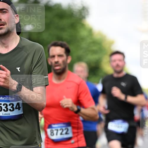 29.06.2025 - hella hamburg halbmarathon Dr. Thomas Lammeyer http://msf.ph/oto/8362774 29.06.2025 09:56:44 Kennedybrücke 1012, 1070, 1163, 1176, 1391, 1558, 1613, 1735, 1782, 2048, 2189, 2213, 2590, 2788, 2970, 3021, 3098, 3146, 3304, 3907, 3917, 3928, 4277, 4933, 4981, 4997, 5476, 5623, 5624, 5682, 6152, 6712, 6716, 7005, 7093, 7147, 7204, 7322, 7325, 7450, 7599, 7765, 7843, 8063, 8145, 8664, 8694, 8704, 8722, 8819, 9081, 9213, 9232, 9374, 9534, 9538, 9540, 9585, 9794, 10000, 10208, 10246, 10313, 10750, 10969, 11094, 11153, 11291, 11346 meine-sportfotos.de