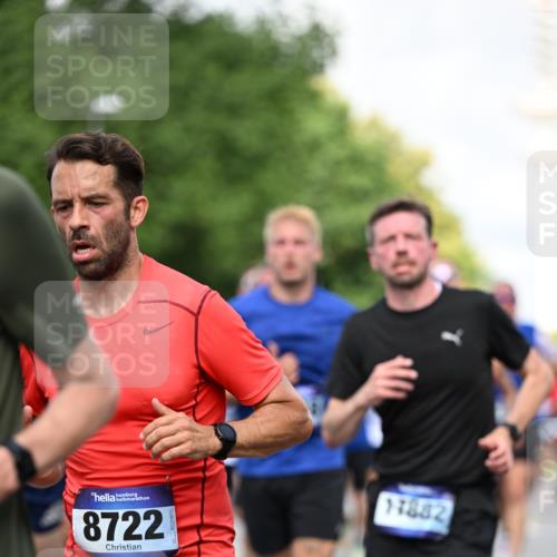 29.06.2025 - hella hamburg halbmarathon Dr. Thomas Lammeyer http://msf.ph/oto/8362794 29.06.2025 09:56:44 Kennedybrücke 1012, 1070, 1163, 1176, 1391, 1558, 1613, 1735, 1782, 2048, 2189, 2213, 2590, 2788, 2970, 3021, 3098, 3146, 3304, 3907, 3917, 3928, 4277, 4933, 4981, 4997, 5476, 5623, 5624, 5682, 6152, 6712, 6716, 7005, 7093, 7147, 7204, 7322, 7325, 7450, 7599, 7765, 7843, 8063, 8145, 8664, 8694, 8704, 8722, 8819, 9081, 9213, 9232, 9374, 9534, 9538, 9540, 9585, 9794, 10000, 10208, 10246, 10313, 10750, 10969, 11094, 11153, 11291, 11346 meine-sportfotos.de