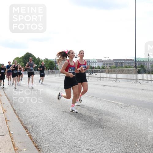 29.06.2025 - hella hamburg halbmarathon Lena Gebhardt http://msf.ph/oto/8362802 29.06.2025 10:14:17 Lombardsbrücke 8057, 6089, 442, 13285, 45, 1194, 1406, 1480, 1890, 2494, 3020, 3756, 3939, 4032, 4962, 5670, 6028, 6083, 6089, 6287, 6366, 6710, 7209, 7442, 7802, 7840, 7991, 8001, 8057, 8409, 8673, 8892, 9845, 9886, 10224, 10442, 10443, 11441, 11987, 12467, 12938, 13237, 13285, 13788, 14488, 15482, 15721, 15722, 15840, 16126, 17439, 17985, 18041, 18236, 18239 meine-sportfotos.de