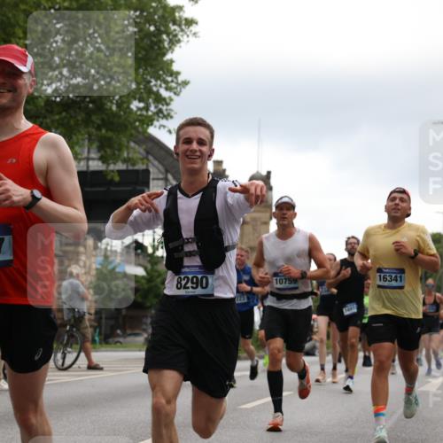 29.06.2025 - hella hamburg halbmarathon Yannick Fuchs http://msf.ph/oto/8362812 29.06.2025 10:53:16 20KM 1285, 2006, 2348, 2584, 2677, 2957, 2978, 3114, 3181, 3279, 3425, 3983, 4088, 4592, 5347, 5633, 5885, 6087, 6202, 6220, 6438, 6997, 7031, 7223, 7287, 7476, 8290, 10036, 10587, 10759, 10896, 10943, 11935, 11938, 12206, 12261, 12564, 12633, 12736, 12862, 13583, 13761, 14375, 14567, 14732, 14902, 14965, 15232, 15240, 15284, 15824, 16160, 16341, 16910, 16980, 17017, 17176, 17346, 17503, 17630, 18153, 18266, 18327, 18467, 18716, 19015, 19160 meine-sportfotos.de