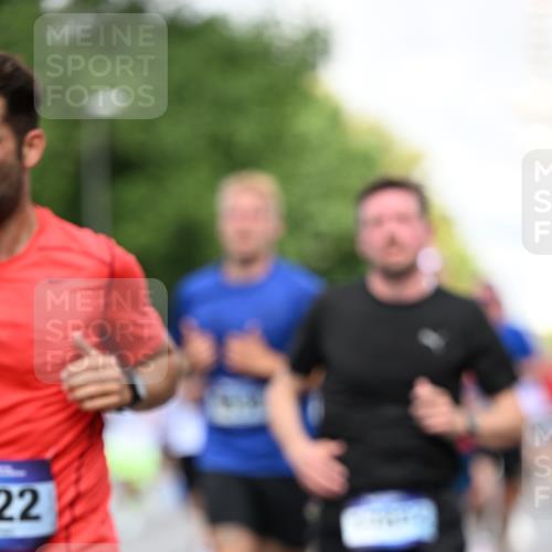 29.06.2025 - hella hamburg halbmarathon Dr. Thomas Lammeyer http://msf.ph/oto/8362820 29.06.2025 09:56:44 Kennedybrücke 1012, 1070, 1163, 1176, 1391, 1558, 1613, 1735, 1782, 2048, 2189, 2213, 2590, 2788, 2970, 3021, 3098, 3146, 3304, 3907, 3917, 3928, 4277, 4933, 4981, 4997, 5476, 5623, 5624, 5682, 6152, 6712, 6716, 7005, 7093, 7147, 7204, 7322, 7325, 7450, 7599, 7765, 7843, 8063, 8145, 8664, 8694, 8704, 8722, 8819, 9081, 9213, 9232, 9374, 9534, 9538, 9540, 9585, 9794, 10000, 10208, 10246, 10313, 10750, 10969, 11094, 11153, 11291, 11346 meine-sportfotos.de