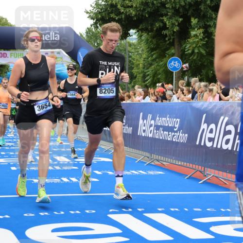 29.06.2025 - hella hamburg halbmarathon Strokosch-Dieckow http://msf.ph/oto/8362824 29.06.2025 10:50:54 Ziel 1466, 1630, 2207, 3654, 3947, 4839, 5018, 7052, 7369, 8117, 8205, 8572, 10215, 10750, 11551, 12778, 13008, 13687, 14125, 15362, 15395, 15643, 16285, 17221, 18182, 18350 meine-sportfotos.de