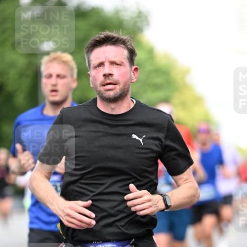 29.06.2025 - hella hamburg halbmarathon Dr. Thomas Lammeyer http://msf.ph/oto/8362828 29.06.2025 09:56:45 Kennedybrücke 1012, 1070, 1163, 1176, 1391, 1558, 1613, 1735, 1782, 2048, 2189, 2213, 2590, 2788, 2970, 3021, 3098, 3146, 3304, 3907, 3917, 3928, 4277, 4933, 4981, 4997, 5476, 5623, 5624, 5682, 6081, 6152, 6712, 6716, 7005, 7093, 7147, 7204, 7322, 7325, 7450, 7599, 7765, 7843, 8063, 8145, 8664, 8694, 8704, 8722, 8819, 9081, 9213, 9232, 9374, 9534, 9538, 9540, 9585, 9794, 10000, 10208, 10246, 10313, 10750, 10969, 11094, 11153, 11291, 11346 meine-sportfotos.de