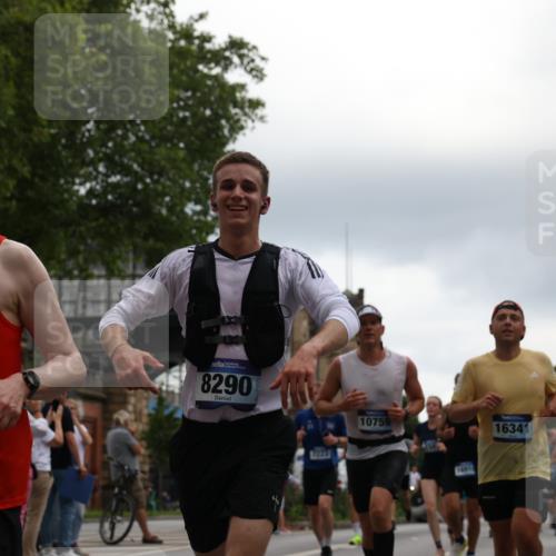 29.06.2025 - hella hamburg halbmarathon Yannick Fuchs http://msf.ph/oto/8362873 29.06.2025 10:53:16 20KM 1285, 2006, 2348, 2584, 2677, 2957, 2978, 3114, 3181, 3279, 3425, 3983, 4088, 4592, 5347, 5633, 5885, 6087, 6202, 6220, 6438, 6997, 7031, 7223, 7287, 7476, 8290, 10036, 10587, 10759, 10896, 10943, 11935, 11938, 12206, 12261, 12564, 12633, 12736, 12862, 13583, 13761, 14375, 14567, 14732, 14902, 14965, 15232, 15240, 15284, 15824, 16160, 16341, 16910, 16980, 17017, 17176, 17346, 17503, 17630, 18153, 18266, 18327, 18467, 18716, 19015, 19160 meine-sportfotos.de