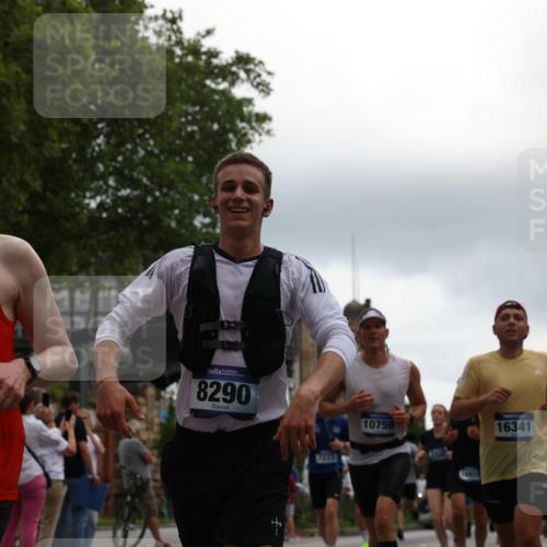 29.06.2025 - hella hamburg halbmarathon Yannick Fuchs http://msf.ph/oto/8362882 29.06.2025 10:53:17 20KM 1285, 2006, 2348, 2584, 2677, 2957, 2978, 3114, 3181, 3279, 3425, 3983, 4088, 4592, 5347, 5885, 6087, 6202, 6220, 6438, 6997, 7031, 7223, 7287, 7476, 8290, 10036, 10587, 10759, 10896, 10943, 11935, 11938, 12206, 12261, 12564, 12633, 12736, 12862, 13583, 13761, 14375, 14567, 14732, 14902, 14928, 14965, 15232, 15240, 15284, 15824, 16160, 16341, 16910, 16980, 17017, 17176, 17346, 17503, 17630, 18153, 18266, 18327, 18467, 18485, 18716, 19015, 19160 meine-sportfotos.de