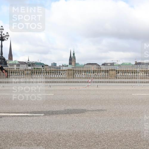 29.06.2025 - hella hamburg halbmarathon Lena Gebhardt http://msf.ph/oto/8362897 29.06.2025 09:10:36 Lombardsbrücke 204 meine-sportfotos.de