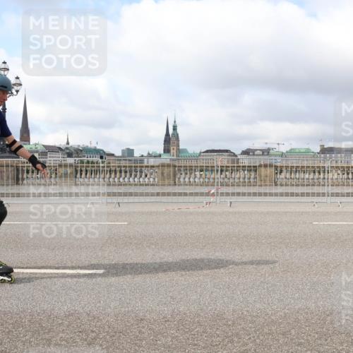 29.06.2025 - hella hamburg halbmarathon Lena Gebhardt http://msf.ph/oto/8362959 29.06.2025 09:10:36 Lombardsbrücke 204 meine-sportfotos.de