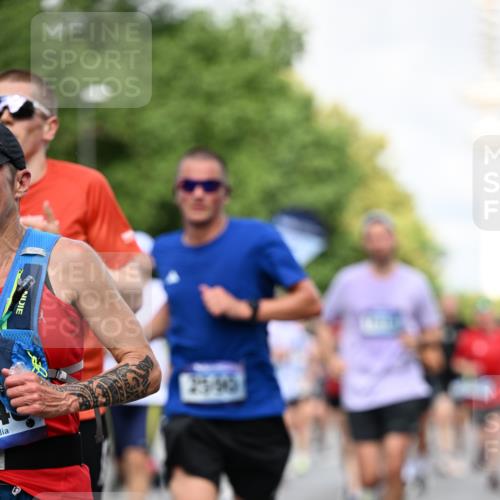 29.06.2025 - hella hamburg halbmarathon Dr. Thomas Lammeyer http://msf.ph/oto/8362992 29.06.2025 09:56:47 Kennedybrücke 1012, 1070, 1163, 1176, 1391, 1558, 1613, 1735, 1759, 1782, 2048, 2189, 2213, 2402, 2590, 2788, 2970, 3021, 3098, 3146, 3304, 3907, 3917, 3928, 4091, 4277, 4933, 4981, 4997, 5623, 5624, 5682, 6081, 6152, 6712, 6716, 7005, 7093, 7147, 7204, 7322, 7325, 7450, 7599, 7765, 8063, 8145, 8664, 8694, 8704, 8722, 8819, 9081, 9213, 9232, 9374, 9534, 9538, 9540, 9544, 9585, 9794, 10000, 10208, 10246, 10313, 10750, 10969, 11094, 11153, 11291, 11346 meine-sportfotos.de