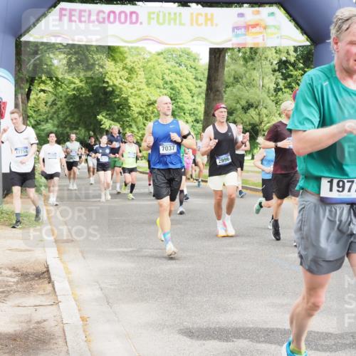 29.06.2025 - hella hamburg halbmarathon MichiJ http://msf.ph/oto/8363050 29.06.2025 10:43:25 Zwischen KM18-KM19 1972, 2083, 2741, 2982, 2996, 3042, 4152, 4594, 4813, 5418, 7037, 8255, 9622, 9820, 10093, 13245, 13474, 16121, 16470, 16679, 17468, 17758, 17828, 18117, 18125, 18208, 18899, 19184 meine-sportfotos.de