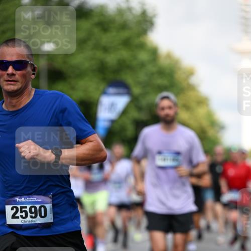 29.06.2025 - hella hamburg halbmarathon Dr. Thomas Lammeyer http://msf.ph/oto/8363063 29.06.2025 09:56:48 Kennedybrücke 1012, 1070, 1163, 1176, 1391, 1558, 1613, 1735, 1759, 1782, 2048, 2189, 2213, 2365, 2402, 2590, 2788, 2970, 3021, 3098, 3146, 3304, 3907, 3917, 3928, 4091, 4277, 4933, 4981, 4997, 5623, 5624, 5682, 5692, 6081, 6152, 6712, 6716, 7005, 7093, 7147, 7204, 7322, 7450, 7599, 7765, 8063, 8145, 8664, 8694, 8704, 8722, 8819, 9213, 9232, 9374, 9534, 9538, 9540, 9544, 9585, 9794, 10208, 10246, 10313, 10750, 10969, 11094, 11153, 11291, 11346 meine-sportfotos.de