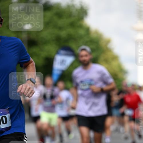 29.06.2025 - hella hamburg halbmarathon Dr. Thomas Lammeyer http://msf.ph/oto/8363088 29.06.2025 09:56:48 Kennedybrücke 1012, 1070, 1163, 1176, 1391, 1558, 1613, 1735, 1759, 1782, 2048, 2189, 2213, 2365, 2402, 2590, 2788, 2970, 3021, 3098, 3146, 3304, 3907, 3917, 3928, 4091, 4277, 4933, 4981, 4997, 5623, 5624, 5682, 5692, 6081, 6152, 6712, 6716, 7005, 7093, 7147, 7204, 7322, 7450, 7599, 7765, 8063, 8145, 8664, 8694, 8704, 8722, 8819, 9213, 9232, 9374, 9534, 9538, 9540, 9544, 9585, 9794, 10208, 10246, 10313, 10750, 10969, 11094, 11153, 11291, 11346 meine-sportfotos.de