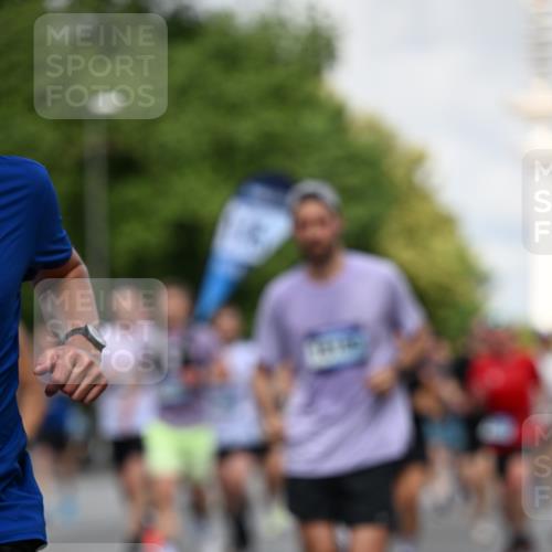 29.06.2025 - hella hamburg halbmarathon Dr. Thomas Lammeyer http://msf.ph/oto/8363091 29.06.2025 09:56:48 Kennedybrücke 1012, 1070, 1163, 1176, 1391, 1558, 1613, 1735, 1759, 1782, 2048, 2189, 2213, 2365, 2402, 2590, 2788, 2970, 3021, 3098, 3146, 3304, 3907, 3917, 3928, 4091, 4277, 4933, 4981, 4997, 5623, 5624, 5682, 5692, 6081, 6152, 6712, 6716, 7005, 7093, 7147, 7204, 7322, 7450, 7599, 7765, 8063, 8145, 8664, 8694, 8704, 8722, 8819, 9213, 9232, 9374, 9534, 9538, 9540, 9544, 9585, 9794, 10208, 10246, 10313, 10750, 10969, 11094, 11153, 11291, 11346 meine-sportfotos.de